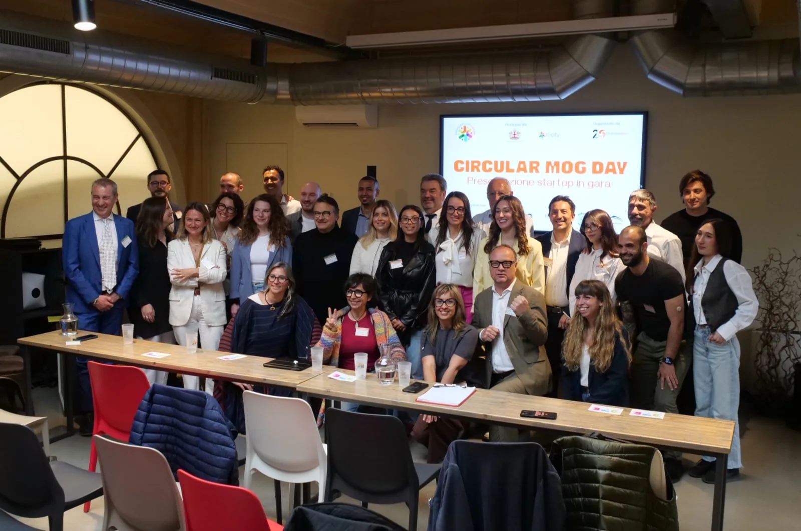 Foto di gruppo dei partecipanti al Circular MOG Day